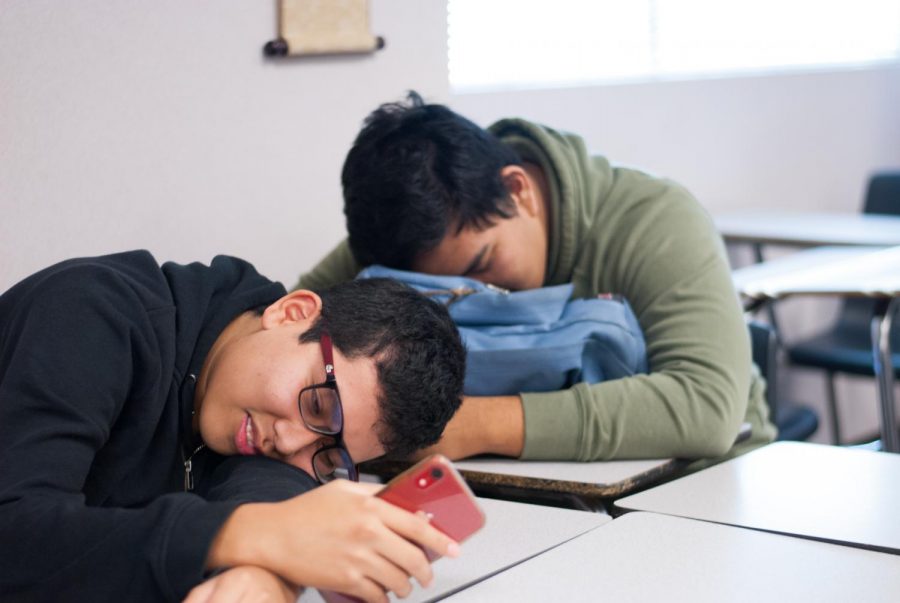 NAP TIME: Seniors Johann Fernandez and Jack Kahulugan aren’t paying attention. Shame on them. Also, why does he have his phone?