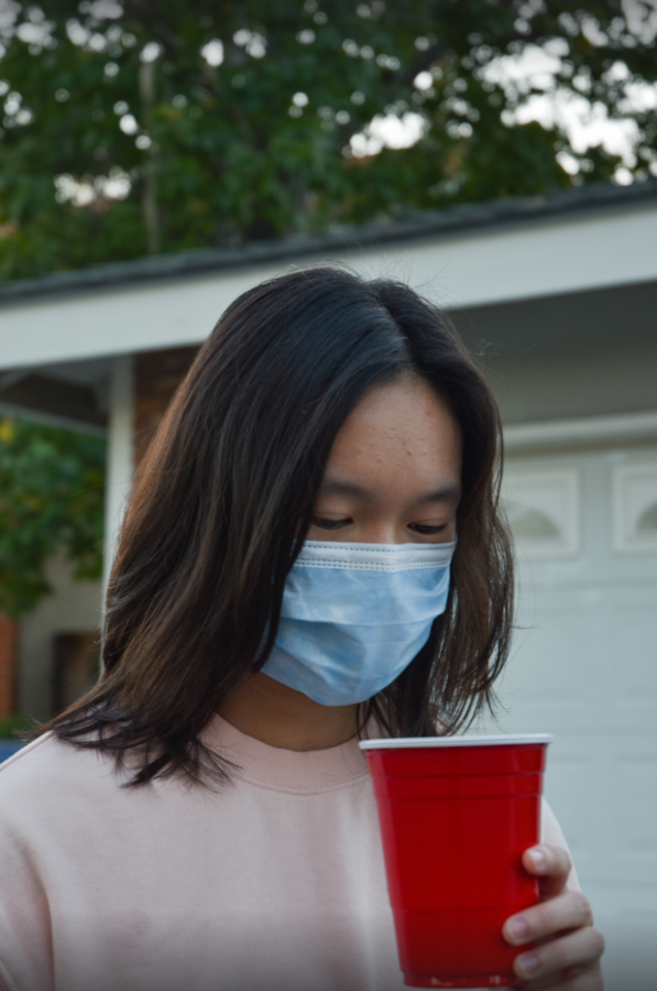 EYES UP, NOT BOTTOMS UP: Keep your eyes on your beverages or be prepared to dump a lot of drinks down the drain. As a general rule (which is also applicable when at a trick-or-treating block party), once youve put down your drink and looked away, that drink is no longer safe.