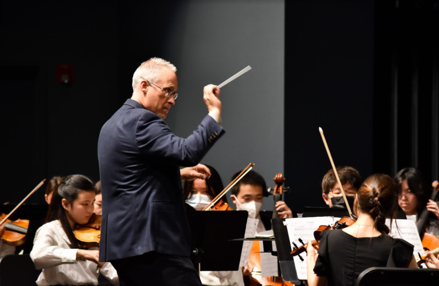 Henry Miller, Sierra Vista Middle School’s Instrumental Director of 19 years, directs the Chamber Orchestra through “Incantations.”