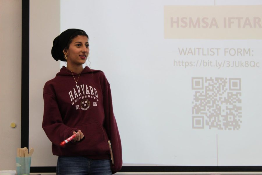 LEARNING CULTURAL TRADITIONS: Junior Lina Moammar teaches key practices of Ramadan during MSA’s weekly club meetings