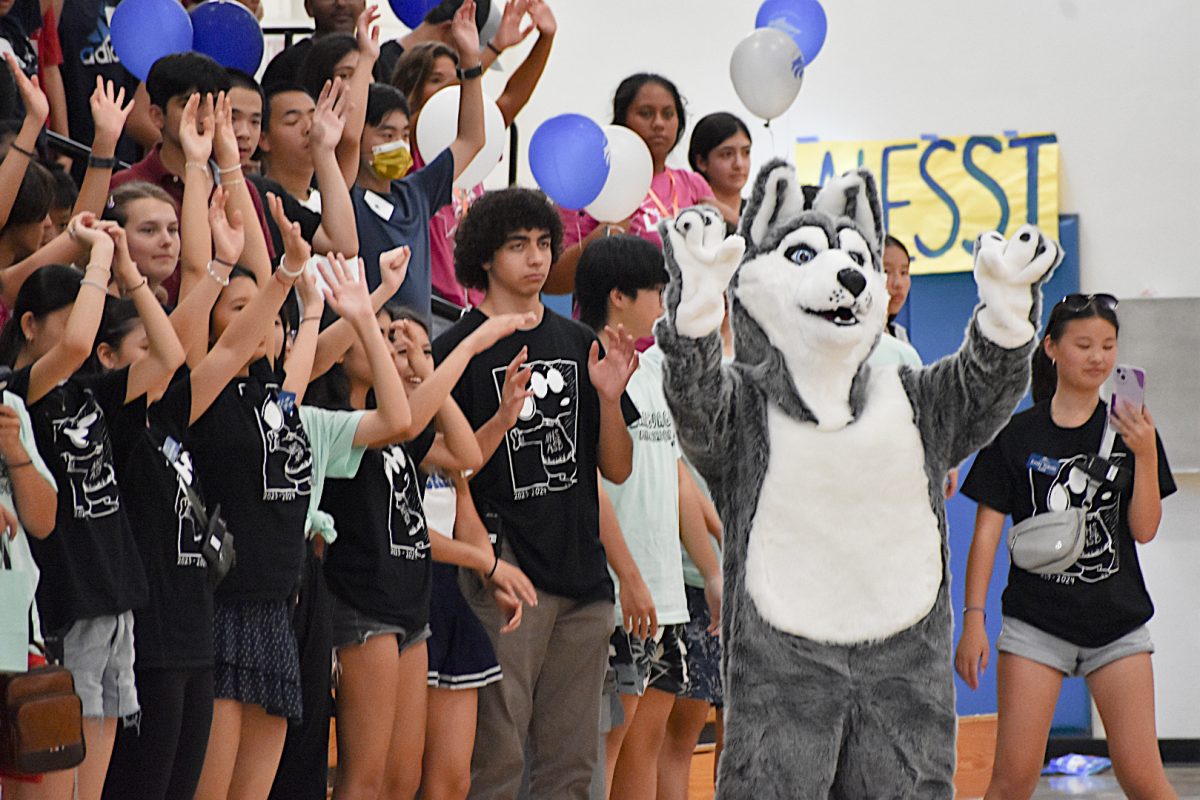 CHEER+WITH+TIMBY%3A+ASB%2C+Language+Ambassadors+and+Link+Crew+leaders+enthusiastically+participate+in+the+activities+prepared+by+Spirit+and+Rally+Commissioners+at+the+New+to+Northwood+Orientation.+