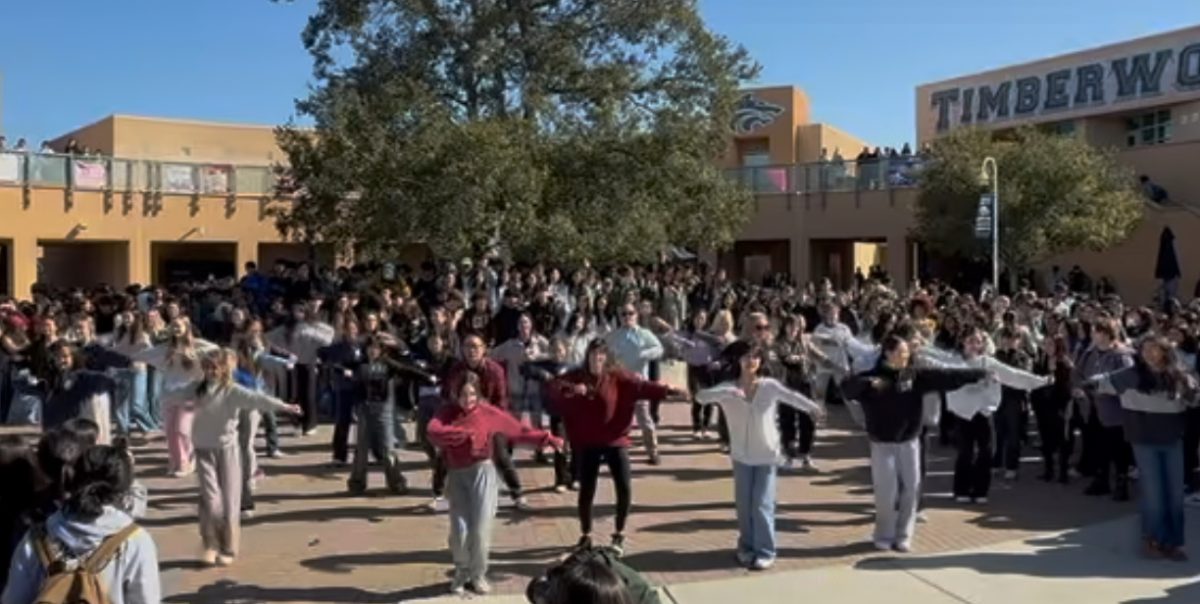  PASSÉ-ING PERIOD: Teachers join dance students in their annual flash mob for Northwood’s yearly Fine Arts Week.